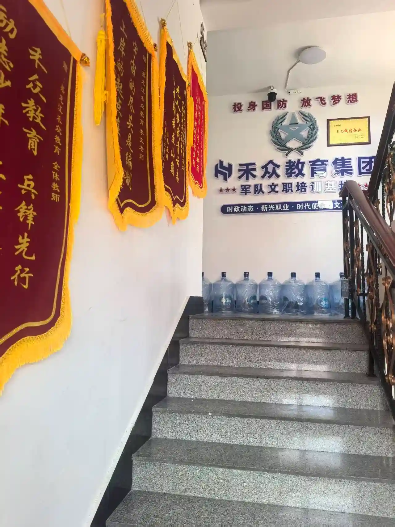 dcc34a635c998304feecfda784450e01.jpg